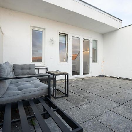 Apartment With A Private Terrace Located Right Near Belvedere Castle, 15 Minutes Away From Stephansdom Вена Экстерьер фото