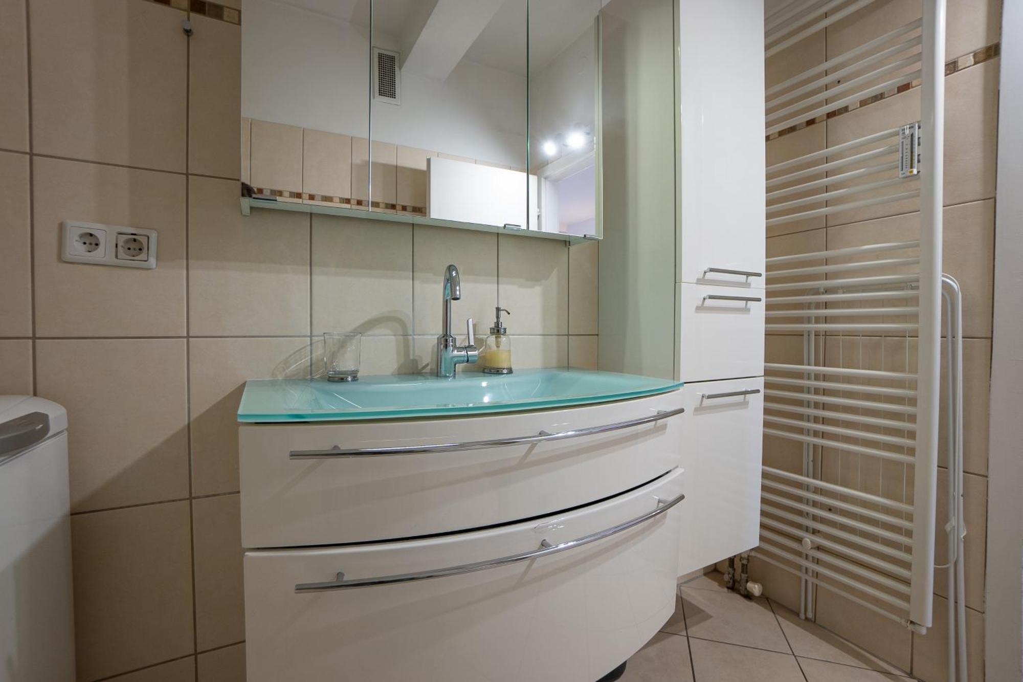 Apartment With A Private Terrace Located Right Near Belvedere Castle, 15 Minutes Away From Stephansdom Вена Экстерьер фото