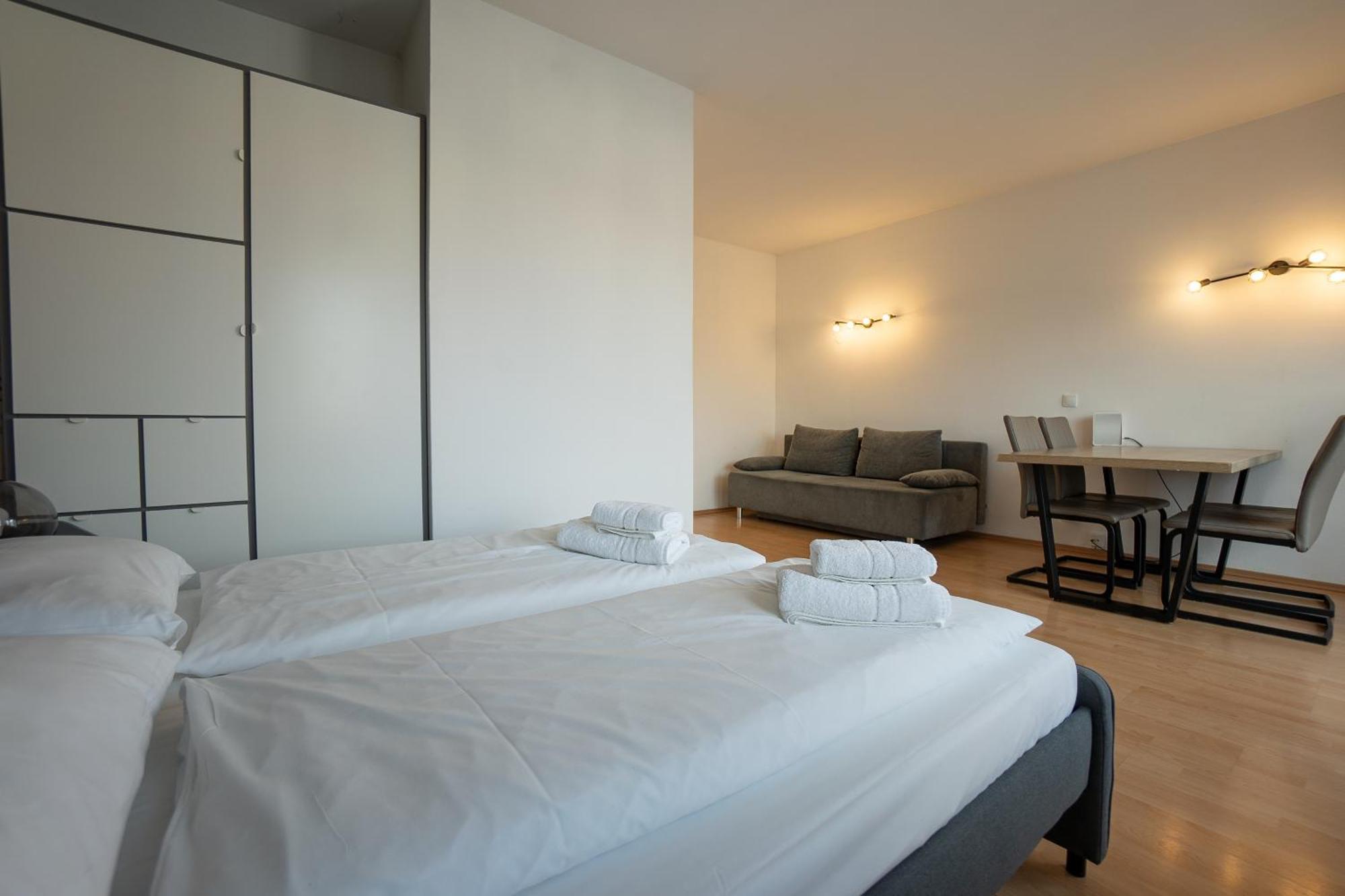 Apartment With A Private Terrace Located Right Near Belvedere Castle, 15 Minutes Away From Stephansdom Вена Экстерьер фото