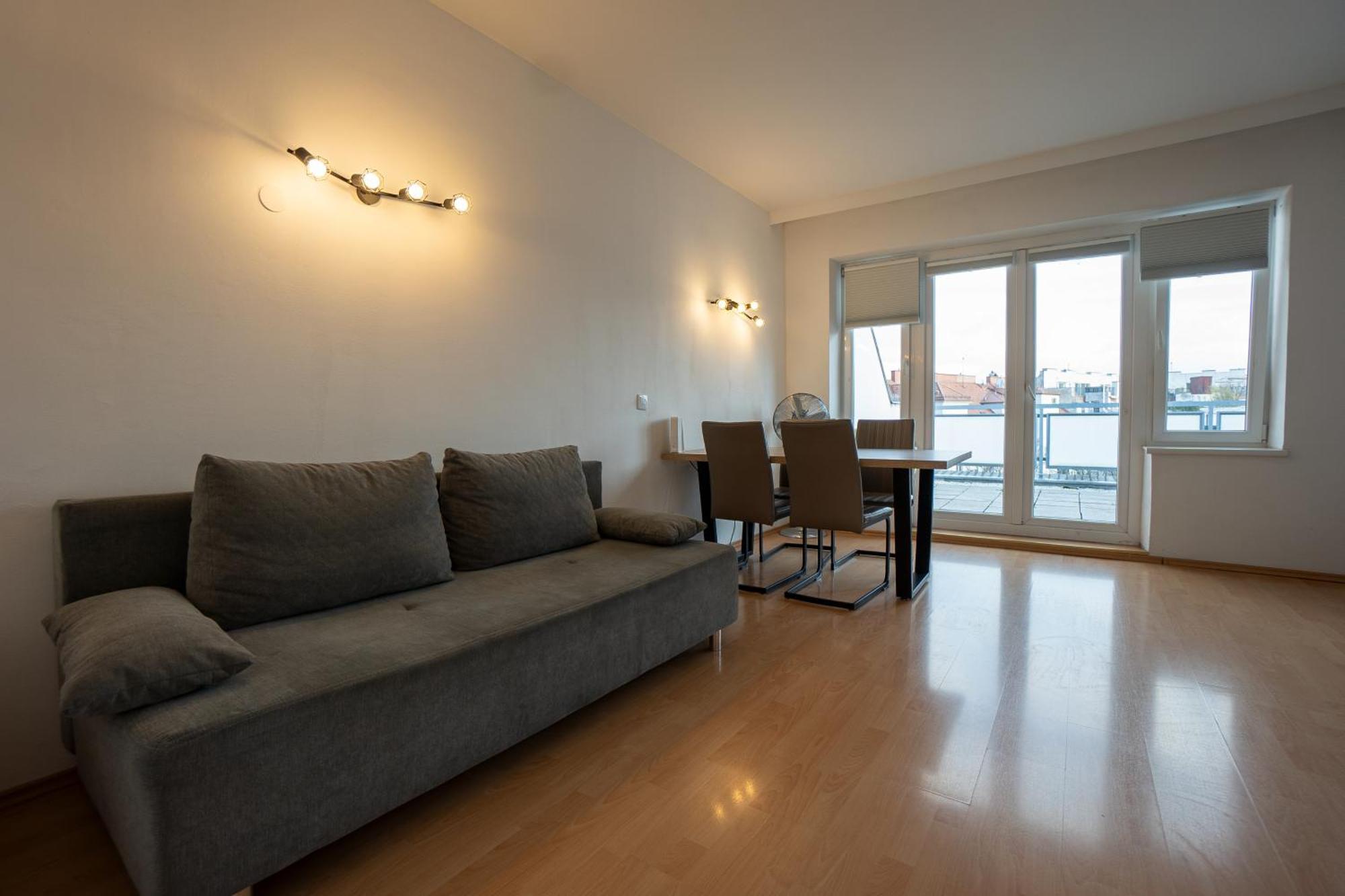 Apartment With A Private Terrace Located Right Near Belvedere Castle, 15 Minutes Away From Stephansdom Вена Экстерьер фото